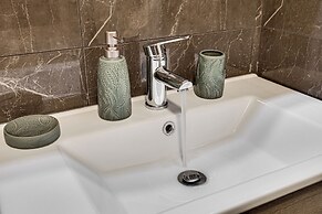 ARI - AFI Mall Luxurious Apartments