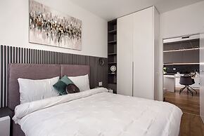 ARI - AFI Mall Luxurious Apartments