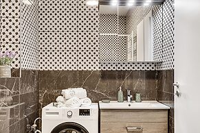 ARI - AFI Mall Luxurious Apartments