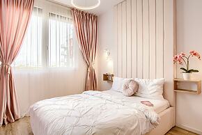 ARI - AFI Mall Luxurious Apartments