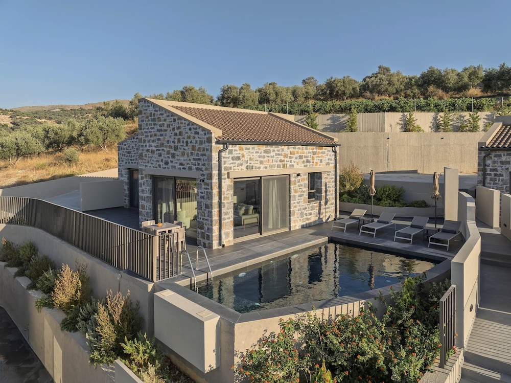Villa Ioannis - With Private Heated Pool