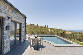 Villa Rea - With Private Heated Pool