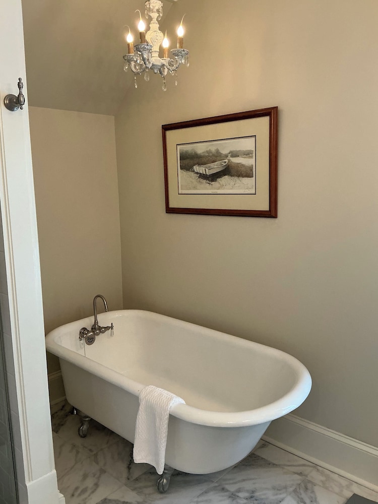 Magnolia House Bed & Breakfast