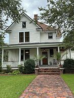 Magnolia House Bed & Breakfast