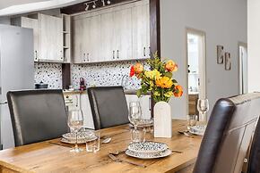 ARI Central Grand Apartments-Luxury Stay