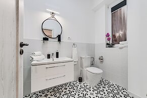 ARI Central Grand Apartments-Luxury Stay