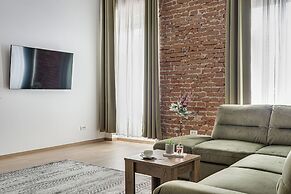 ARI Central Grand Apartments-Luxury Stay
