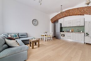 ARI Central Grand Apartments-Luxury Stay