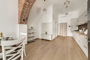ARI Central Grand Apartments-Luxury Stay