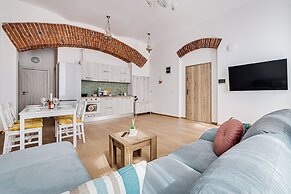 ARI Central Grand Apartments-Luxury Stay