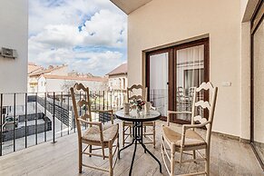 ARI Central Grand Apartments-Luxury Stay