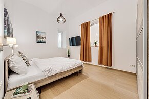 ARI Central Grand Apartments-Luxury Stay