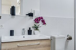 ARI Central Grand Apartments-Luxury Stay