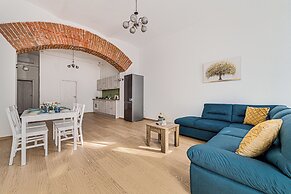 ARI Central Grand Apartments-Luxury Stay