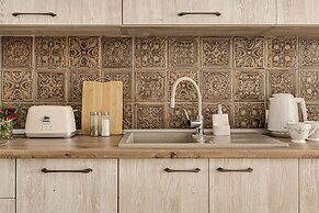 ARI Central Grand Apartments-Luxury Stay