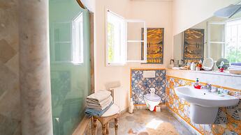 Authentique Villa Tunisoise Avec Piscine Marsa