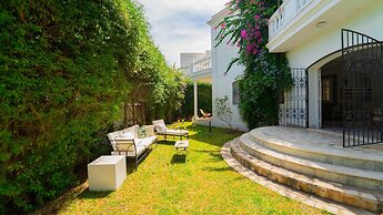 Authentique Villa Tunisoise Avec Piscine Marsa