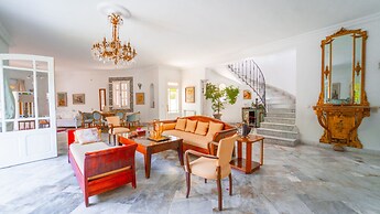Authentique Villa Tunisoise Avec Piscine Marsa
