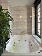 Hotel Lleras Park IV