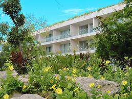 Stylish Playacar Condos w Balcony & Pool