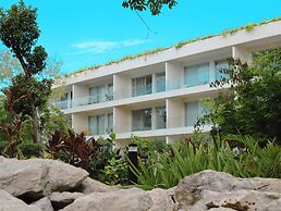 Stylish Playacar Condos w Balcony & Pool