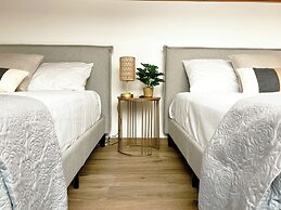 Stylish Playacar Condos w Balcony & Pool