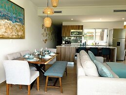 Stylish Playacar Condos w Balcony & Pool