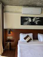 HARD ROCK HUNZA