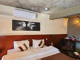 HARD ROCK HUNZA