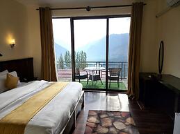 HARD ROCK HUNZA