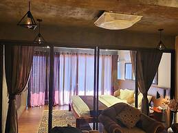 HARD ROCK HUNZA