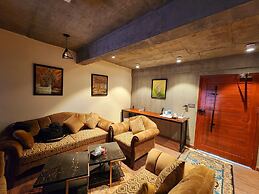 HARD ROCK HUNZA