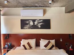 HARD ROCK HUNZA