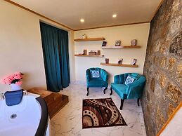 HARD ROCK HUNZA