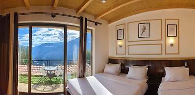 HARD ROCK HUNZA