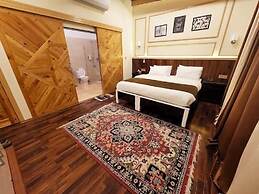 HARD ROCK HUNZA