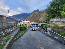 HARD ROCK HUNZA