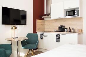 Duke Studio Hotel
