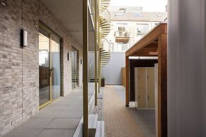 Duke Studio Hotel