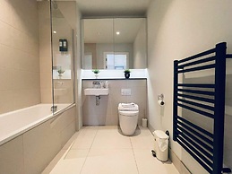 City Sky View Centre Luxe Apartment - 2 Bedrooms