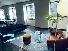 City Sky View Centre Luxe Apartment - 2 Bedrooms