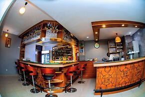 SHASTE CITY HOTEL