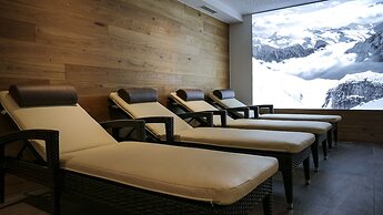 Black Summit Samnaun Boutique Hotel