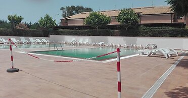 Hotel Riviera Village