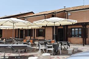 Hotel Riviera Village