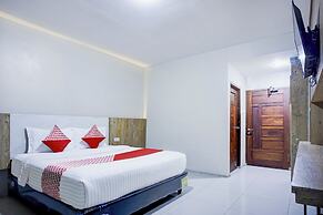 OYO 94772 Gapura Hotel