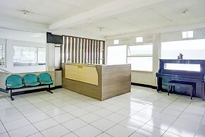 OYO 94772 Gapura Hotel