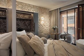 Granaria Jacuzzi Premium Suites by Downtown Apartments