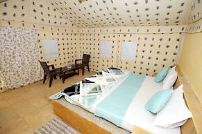 Royal Gadhvi Desert Camp