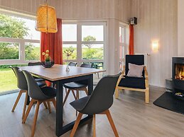 4 Star Holiday Home in Friedrichkoog